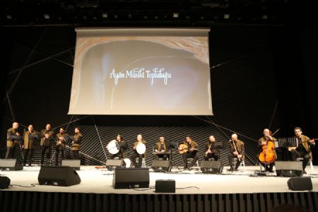 Hsnke`l-Mnr Albm Dinleyicisi ile Bulutu