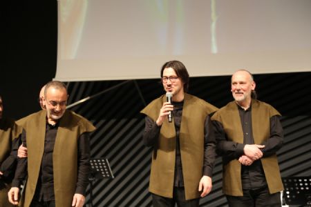 Hsnke`l-Mnr Albm Dinleyicisi ile Bulutu